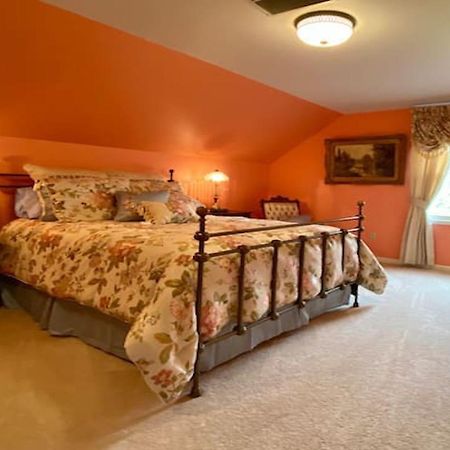 Breese Inn Екстериор снимка