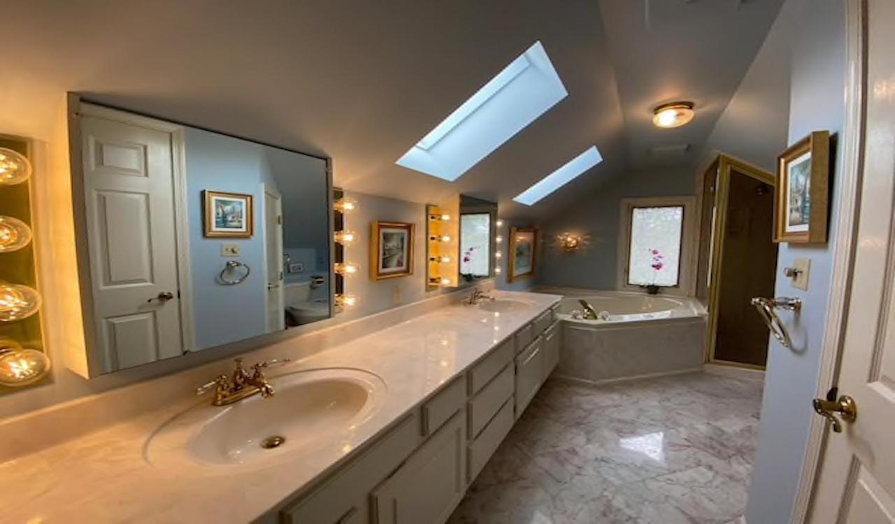 Breese Inn Екстериор снимка