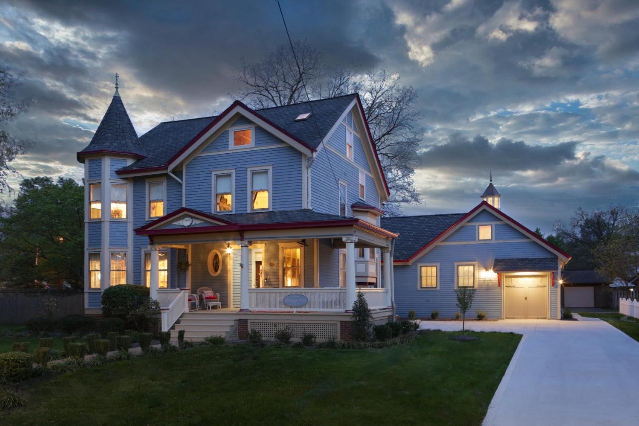 Breese Inn Екстериор снимка